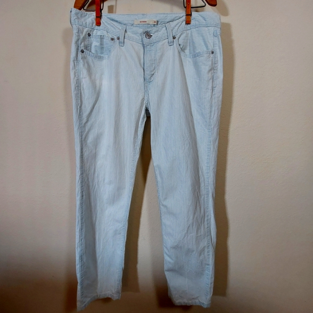 Levi's Boyfriend, Light Wash Pinstripe Jeans waist 30" x 28"